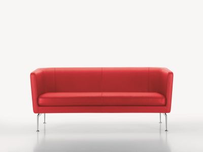 Rotes Suita Sofa von Vitra mit Chromfüßen, modernes Design für Wohnzimmer und Büro.